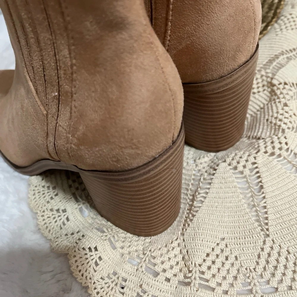 Women’s Chelsea Caramel Tan Ankle Boots‎